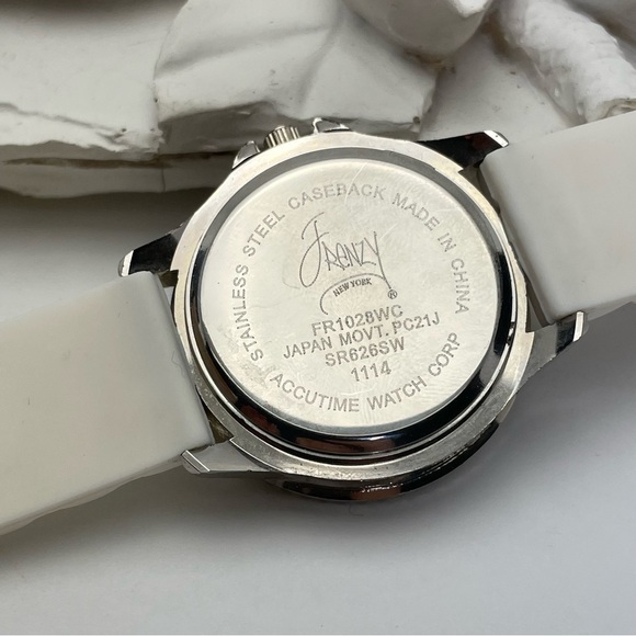 Frenzy New York Love & Peace Watch - Picture 10 of 11